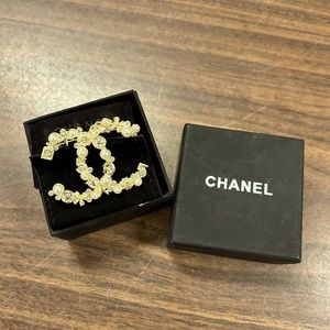 CHANEL brooch